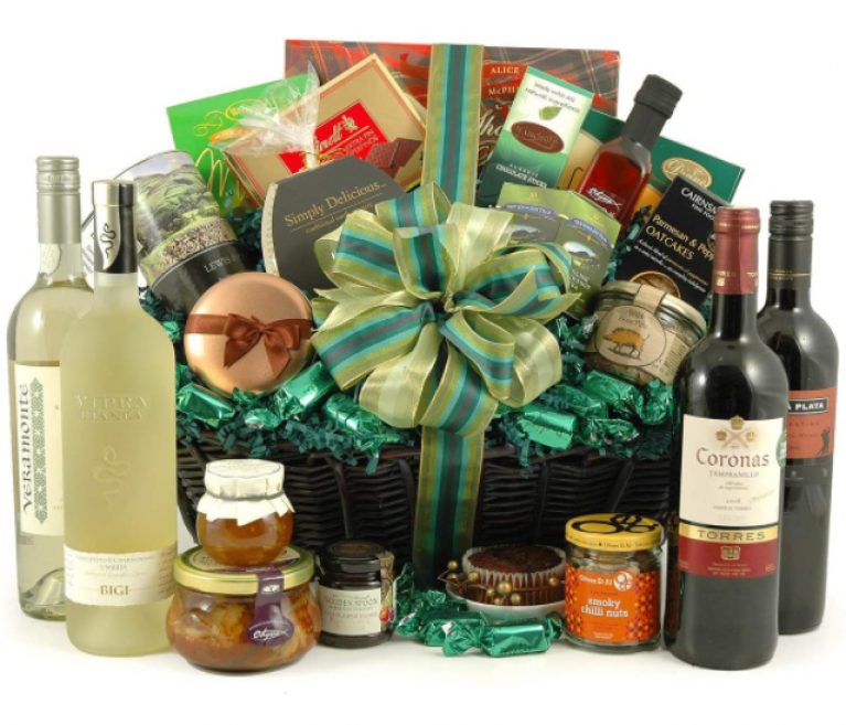 christmas hampers uk - luxury, chocolate and food