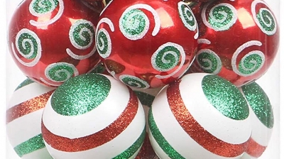 What are the best Christmas baubles for 2021? Should I get personalised ones?